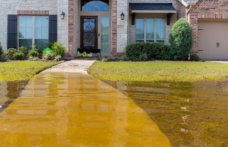 Why You Shouldn’t DIY Home Flood Clean-up